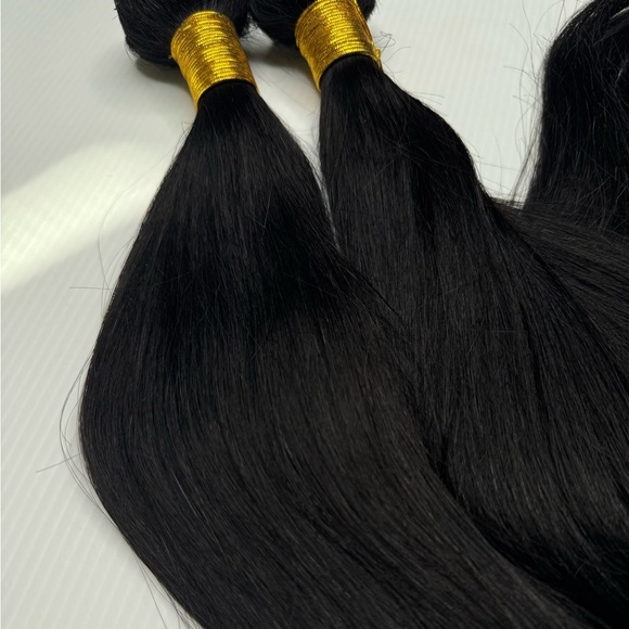 Straight 100% Unprocessed  Straight Human hair Bundles 24” & 26” - Picture 7 of 9